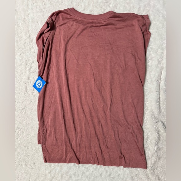 NWT- CLUB PILATES Moon Step Hem Graphic Tank Top in Mauve - Picture 2 of 10